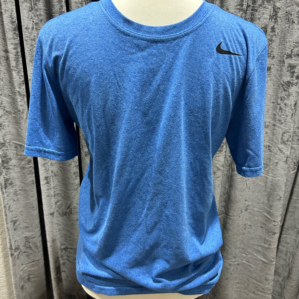 Nike dry fit shirt size men’s small